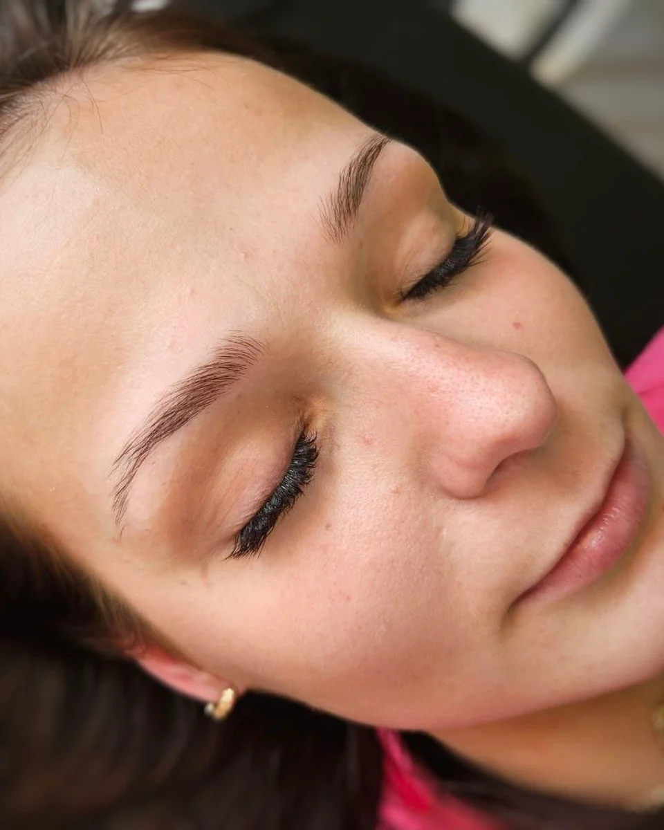 Brows before brow lamination with tint