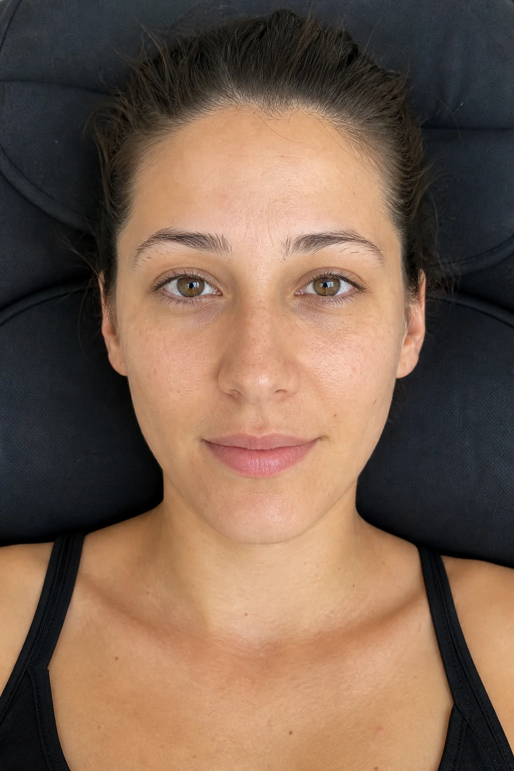 Brows before a hybrid brow stain and shape
